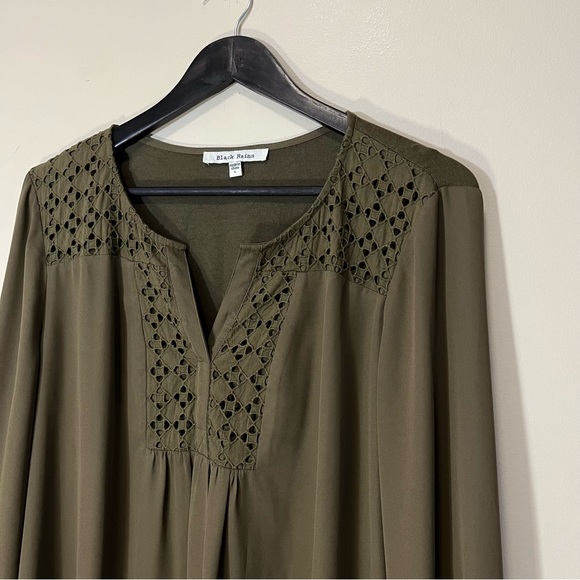 Black Rainn Long Sleeve Split Neck Blouse - Picture 2 of 11